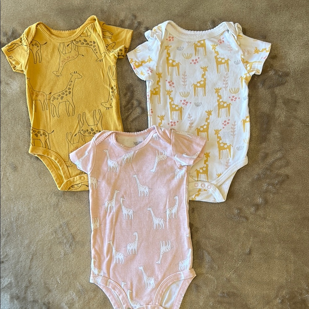 Giraffe Print Kids One Piece Set - Yellow, White, Pink